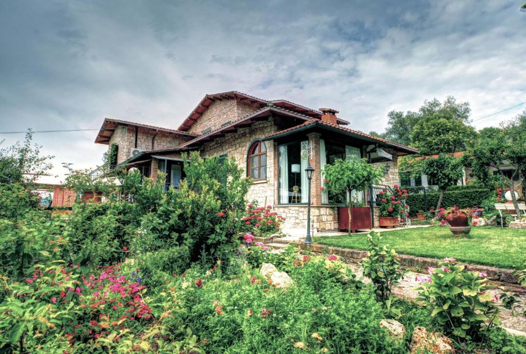 B&B Villa Mirami Сатурния Екстериор снимка